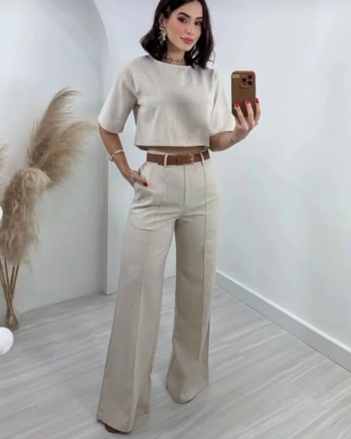 Isabella | Conjunto Casual de Dos Piezas con Pantalones Acampanados para Mujer 0