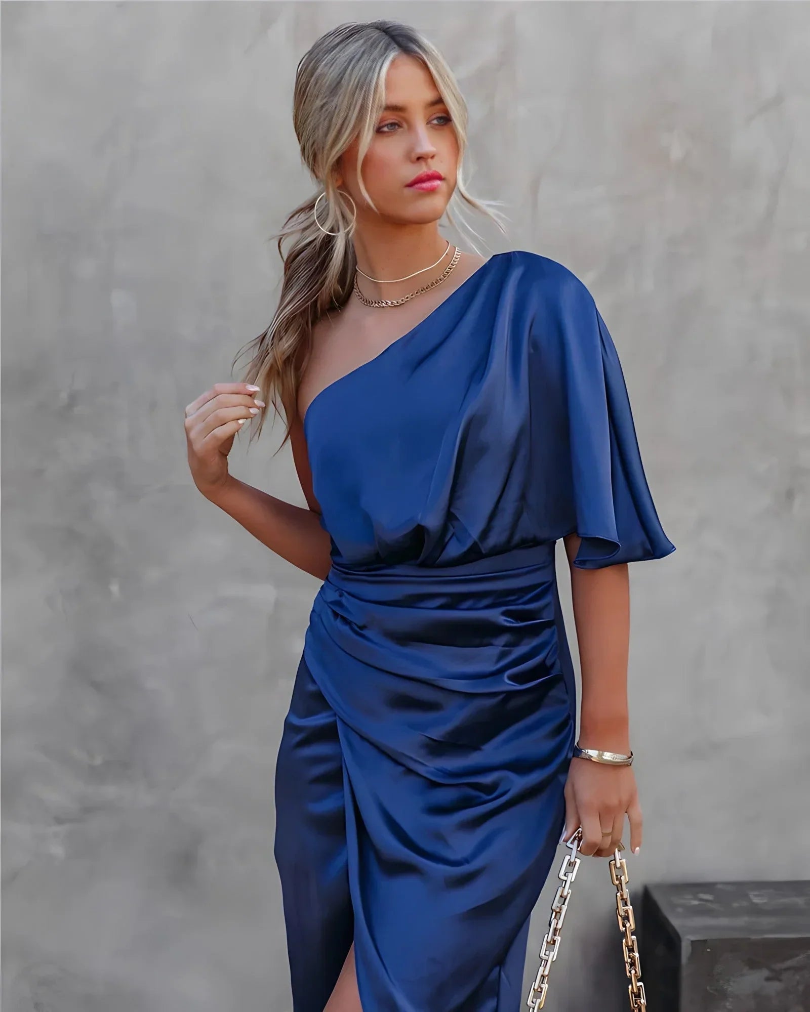 Isabella | Vestido de Satén con Un Solo Hombro para Mujer 5
