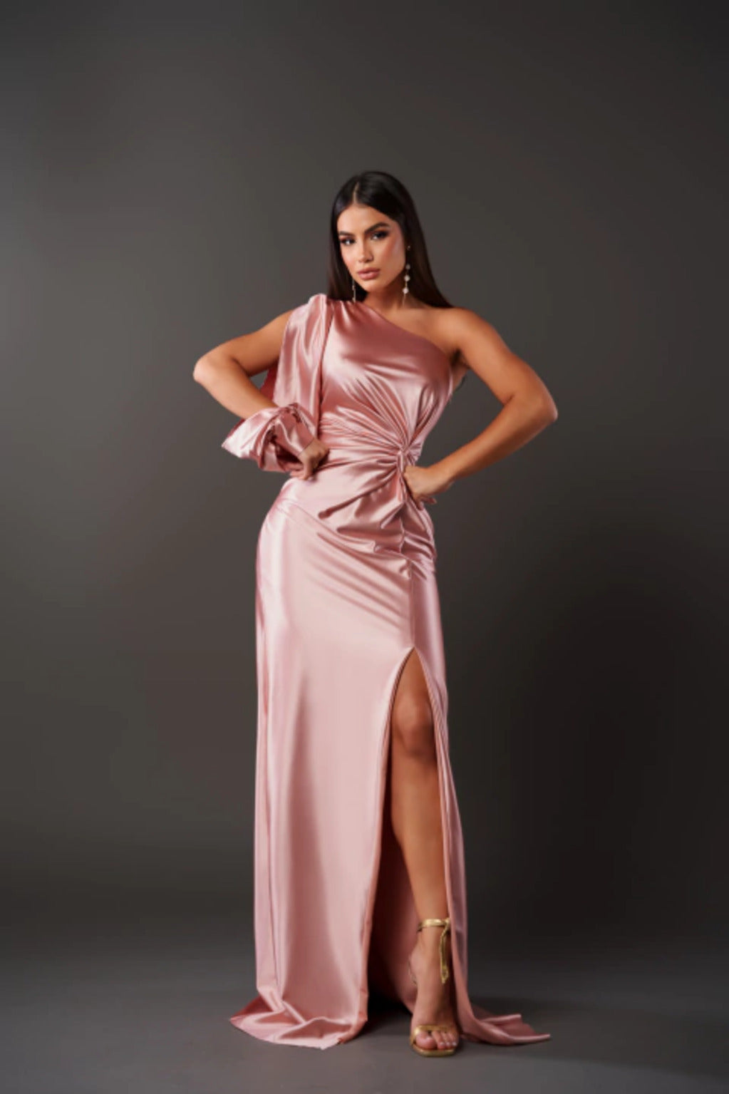Isabella | Vestido de un solo hombro de satén para mujer 6