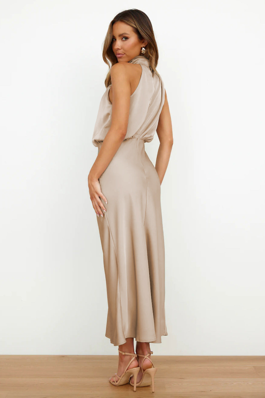Lucía | Vestido Midi Satinado Halter Elegante para Mujer 2
