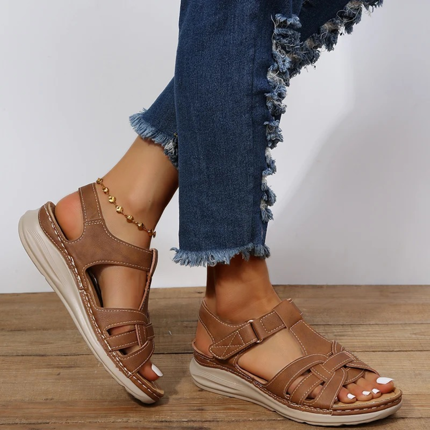Sofia | Elegantes Sandalias de Ante Bicolor con Tacón Cómodo 1