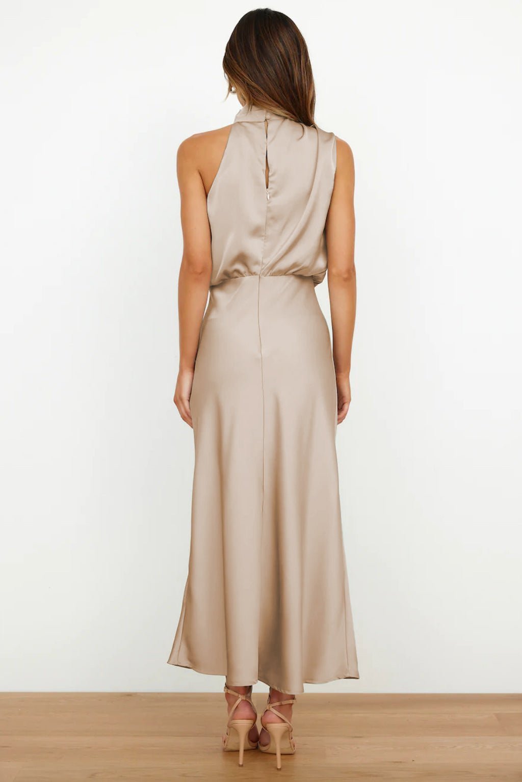 Lucía | Vestido Midi Satinado Halter Elegante para Mujer - Noa Lagos