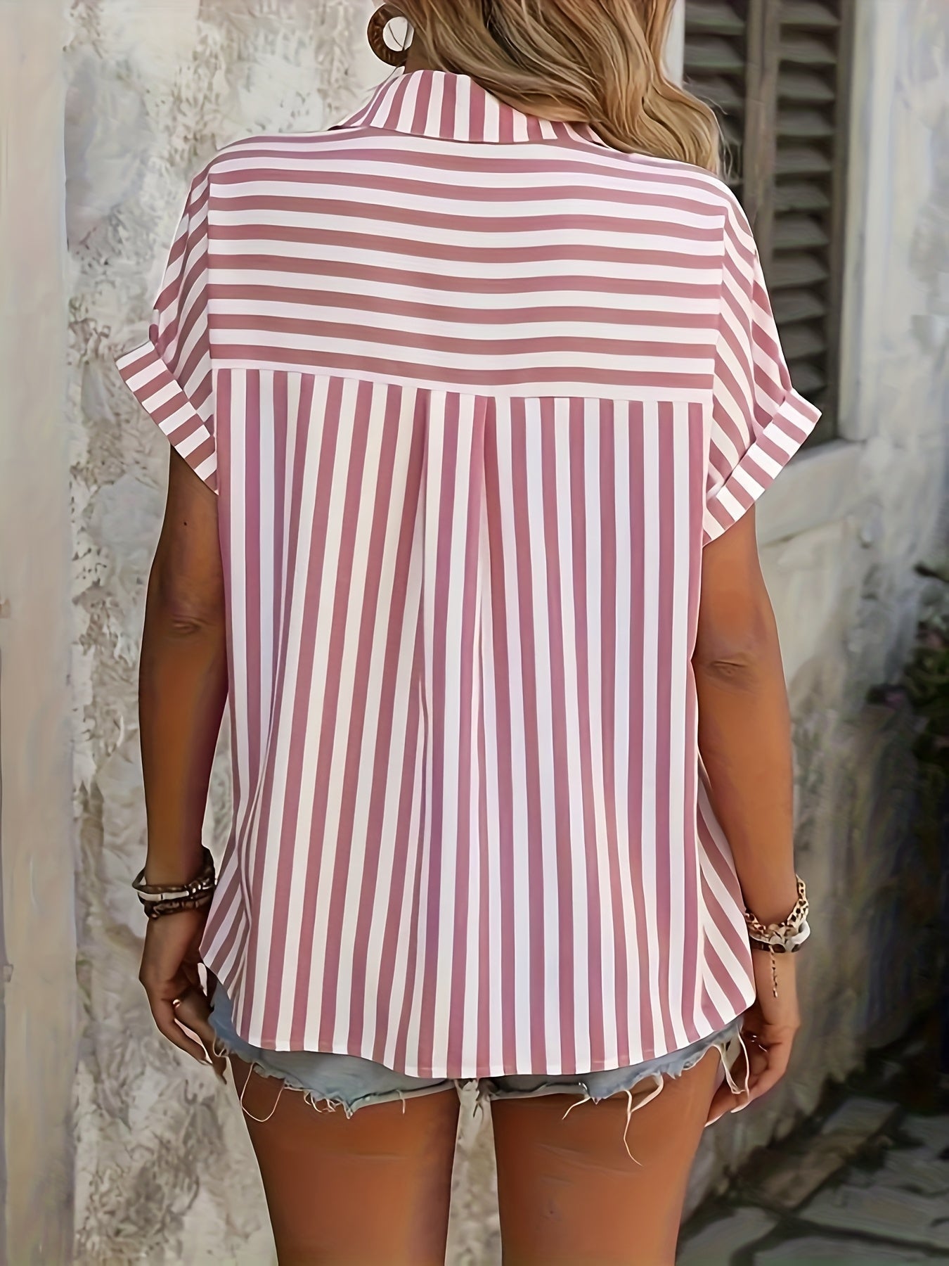 Sofia | Elegante Blusa de Mujer con Detalles Divertidos y Manga Corta - Noa Lagos