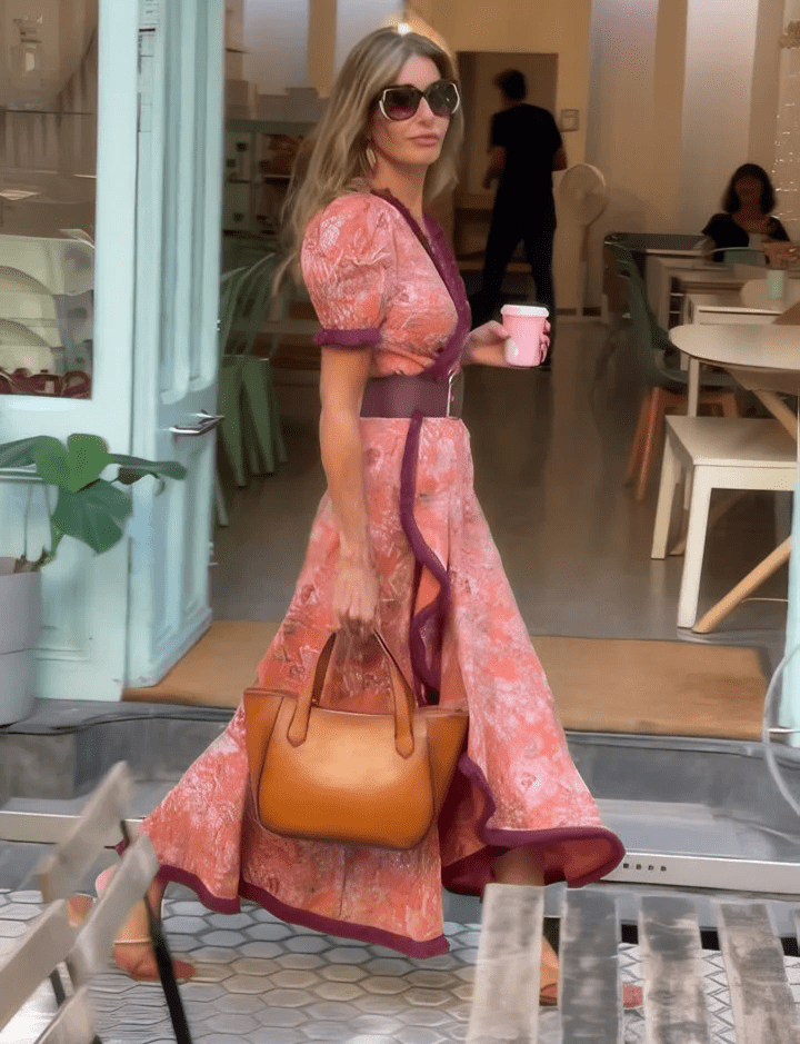Sofía | Elegante Vestido Cruzado con Mangas Abullonadas para Fiesta - Noa Lagos